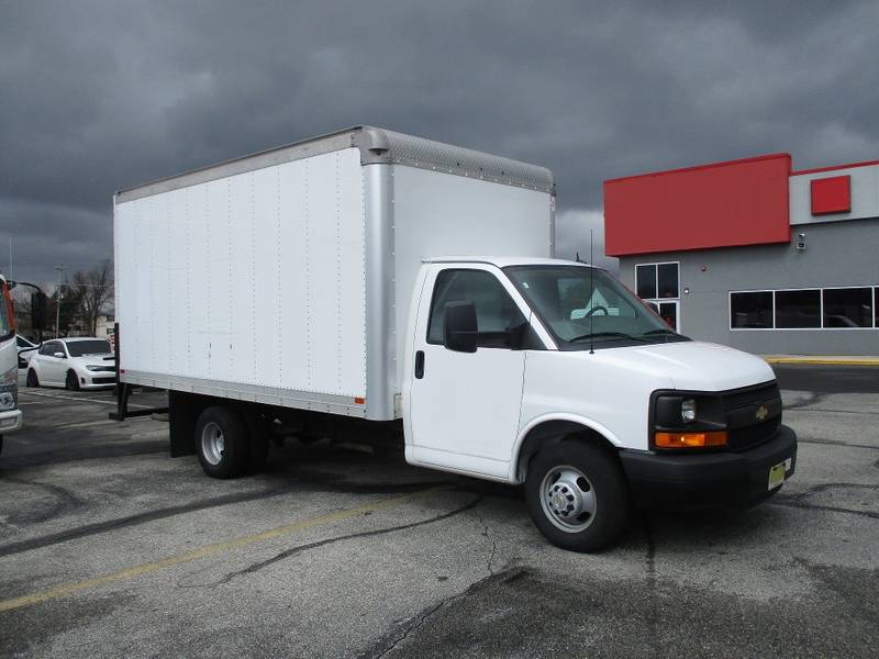 Chevrolet express sales box truck